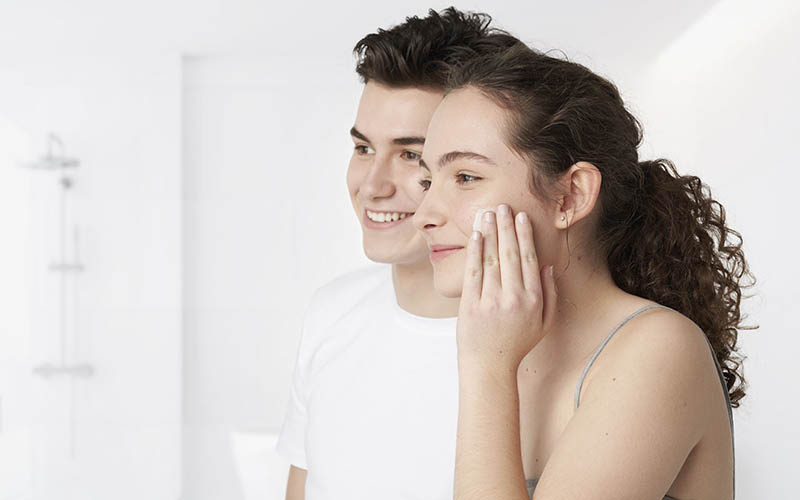 Детальніше про статтю Акне: причини виникнення та методи лікування